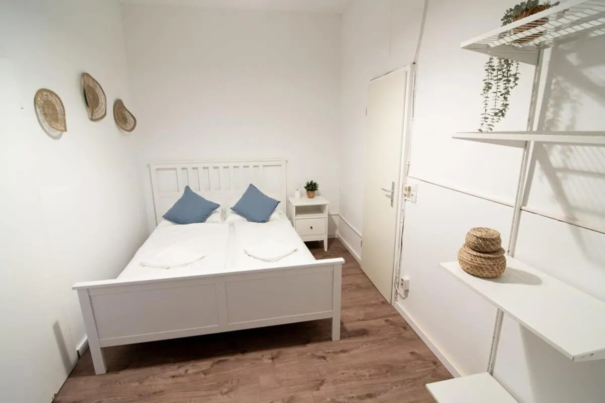 Image 6 of Great Three Bedroom Apartment