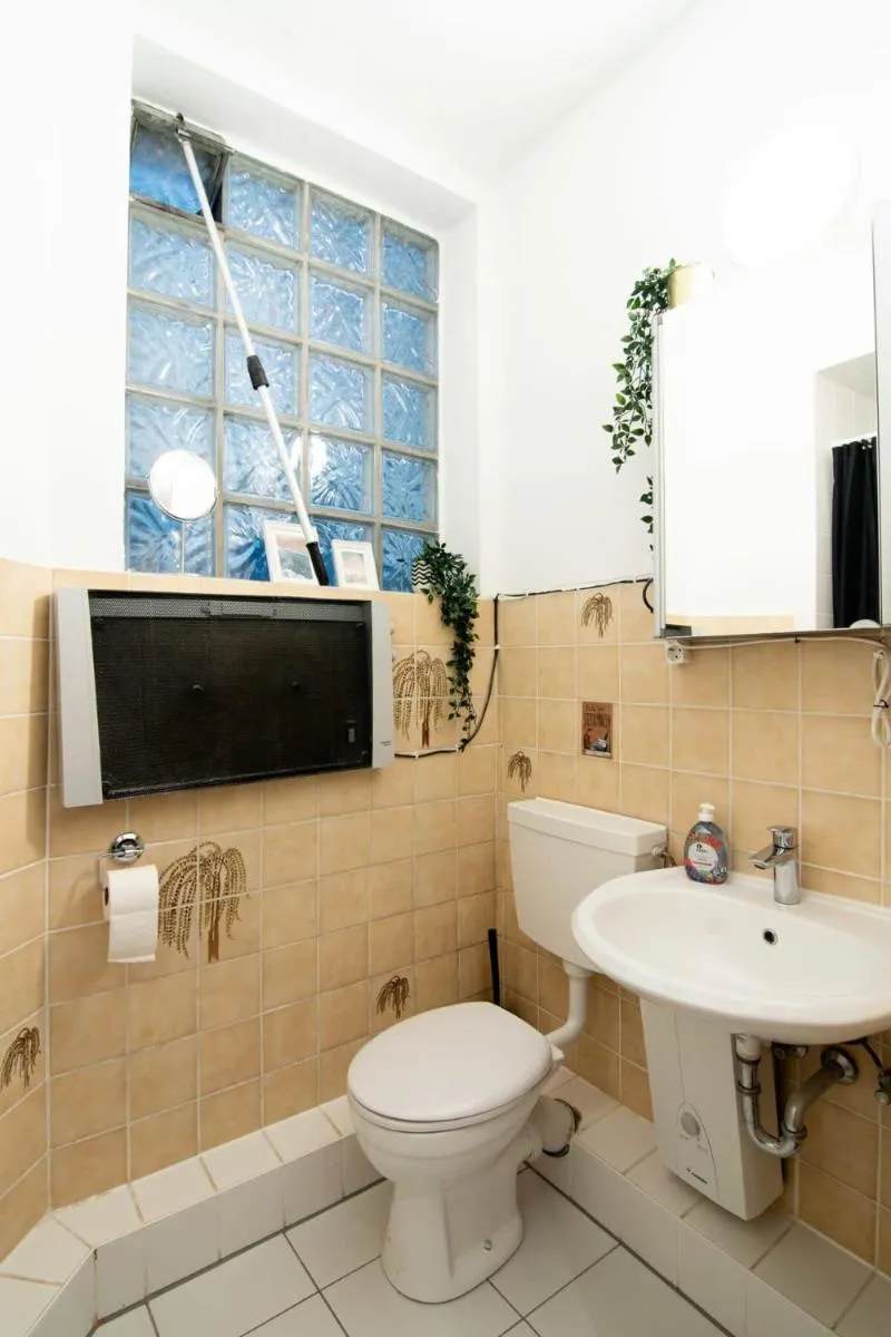 Image 3 of Great Three Bedroom Apartment