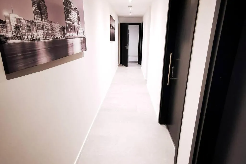 Image 4 of HH 02 by ROCKCHAIR – SUPERHOST Status – Modernes Apartment mit sonnigem Balkon & premium Boxspringbetten in Winterhude – Hamburg Top Geheimtipp