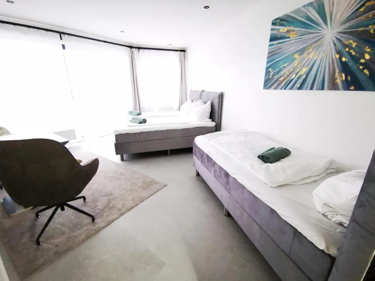 Image 6 of HH 06 by ROCKCHAIR – SUPERHOST Status – Modernes Apartment mit sonnigem Balkon & premium Boxspringbetten in Winterhude – Hamburg Top Geheimtipp