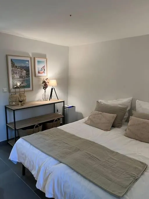 Image 1 of Historische Wohnung am Jenischpark