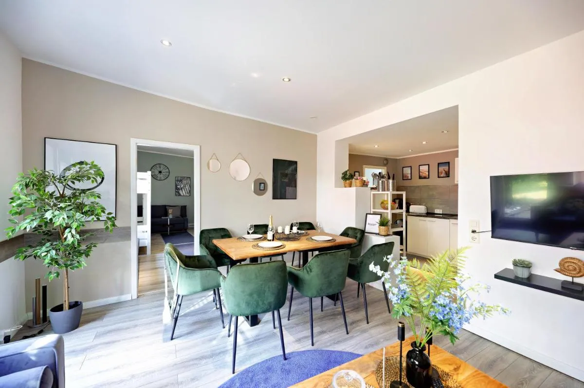 Image 1 of Peaceful City Garden Apartment
