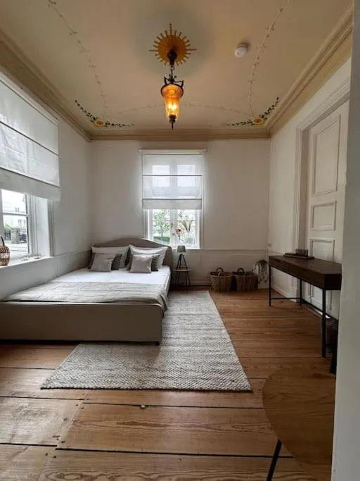 Image 2 of Privates Zimmer in Villa mit Blick auf die Elbe