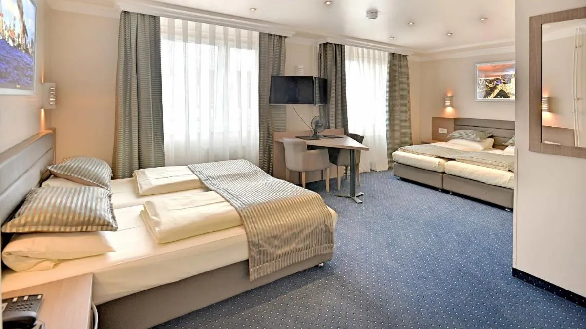 Image 1 of St.Joseph Hotel Hamburg – Reeperbahn St.Pauli Kiez