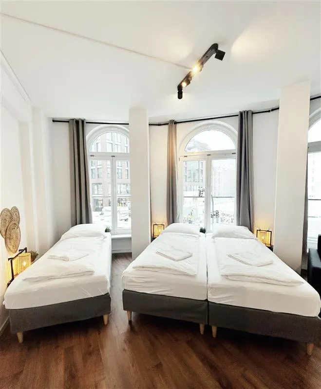 Image 6 of Stylish Apartment near Binnenalster for up to 8 Guests