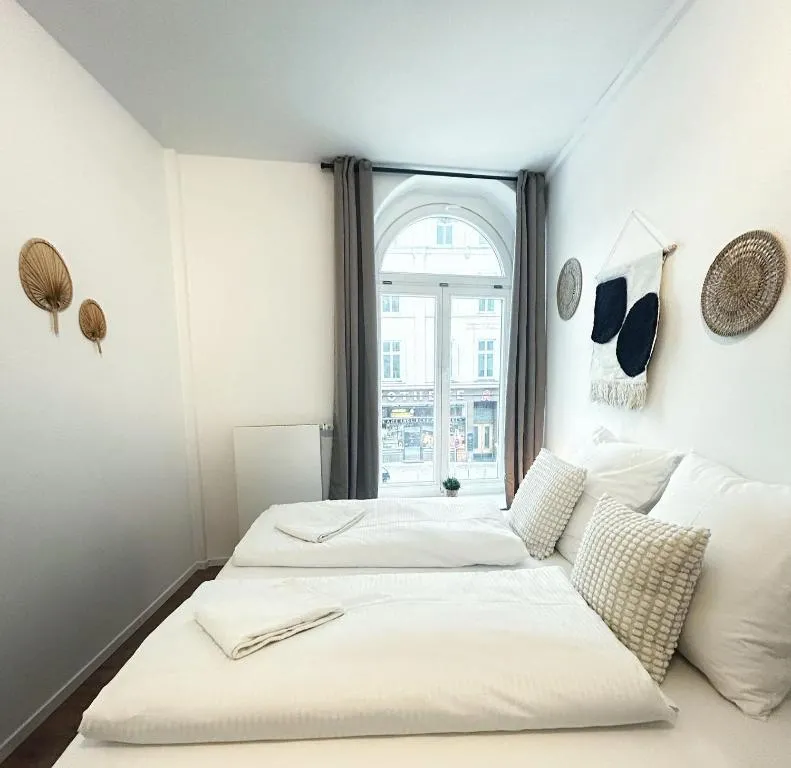 Image of Stylish Apartment near Binnenalster for up to 8 Guests