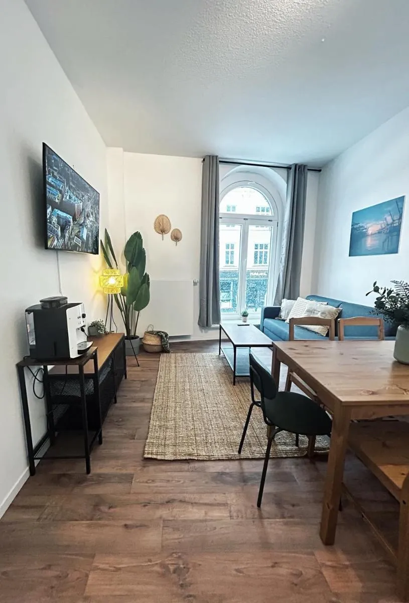 Image 5 of Stylish Apartment near Binnenalster for up to 8 Guests