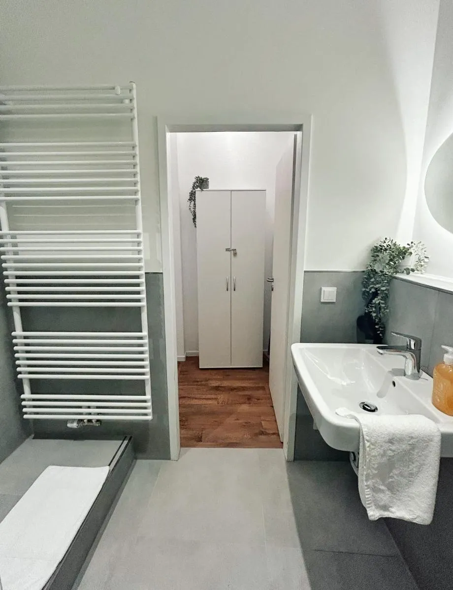 Image 3 of Stylish Apartment near Binnenalster for up to 8 Guests