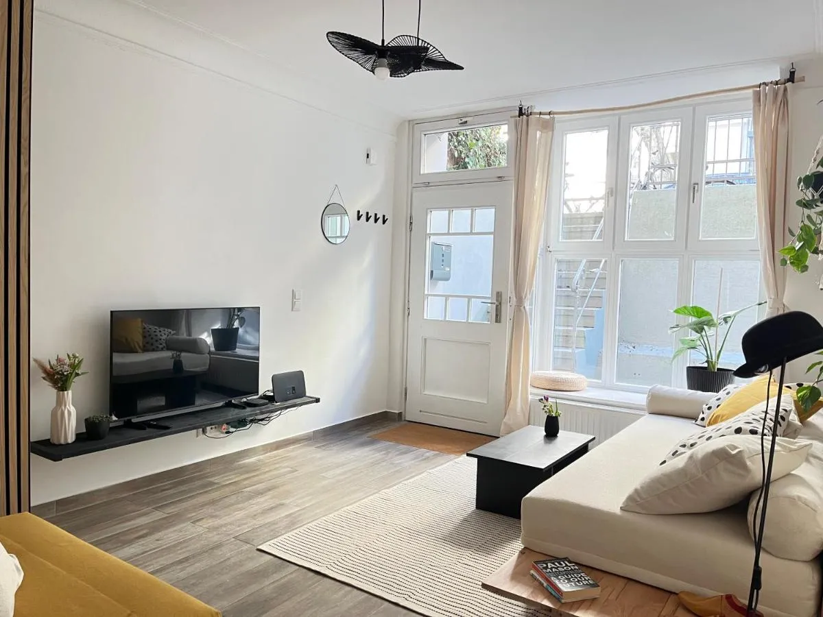 Image 4 of Stylish Central Apartment