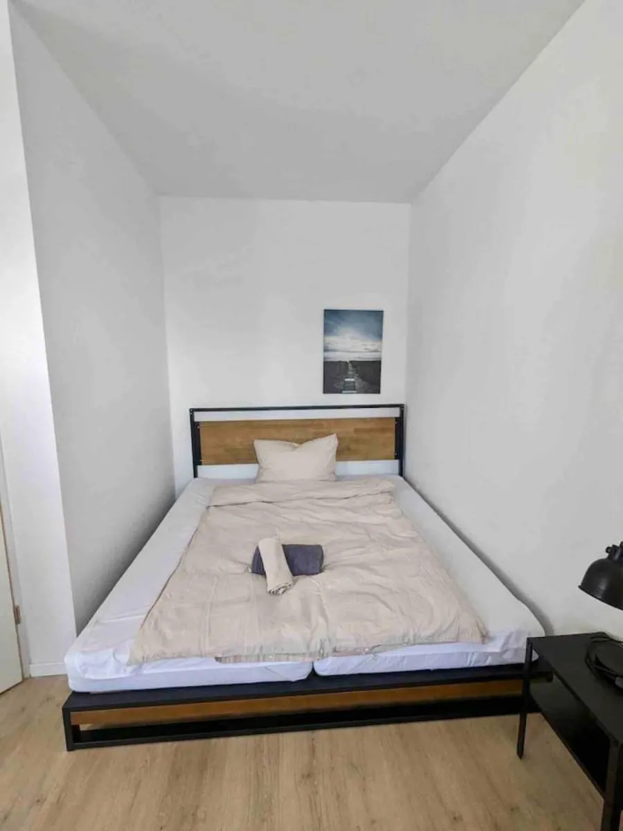 Image 3 of Stylish Studio for Two Prime Location in Hamburg