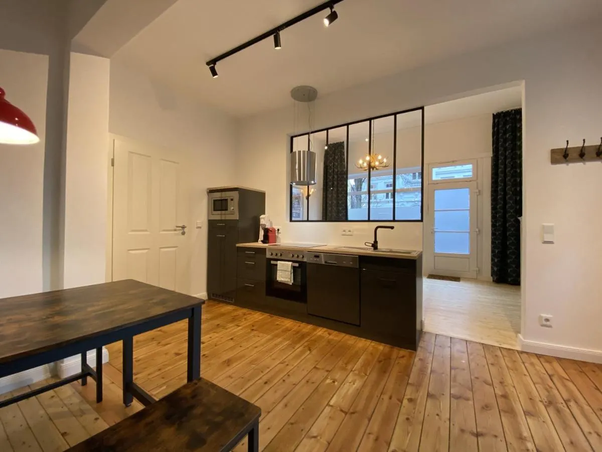 Image 2 of URBAN STAY Hamburg – Apartments “BACKBORD” & “STEUERBORD mit Sauna”