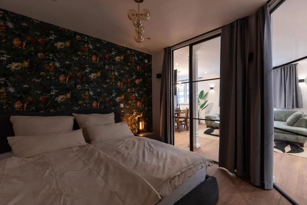 Image 5 of Urban Wave Apartment II