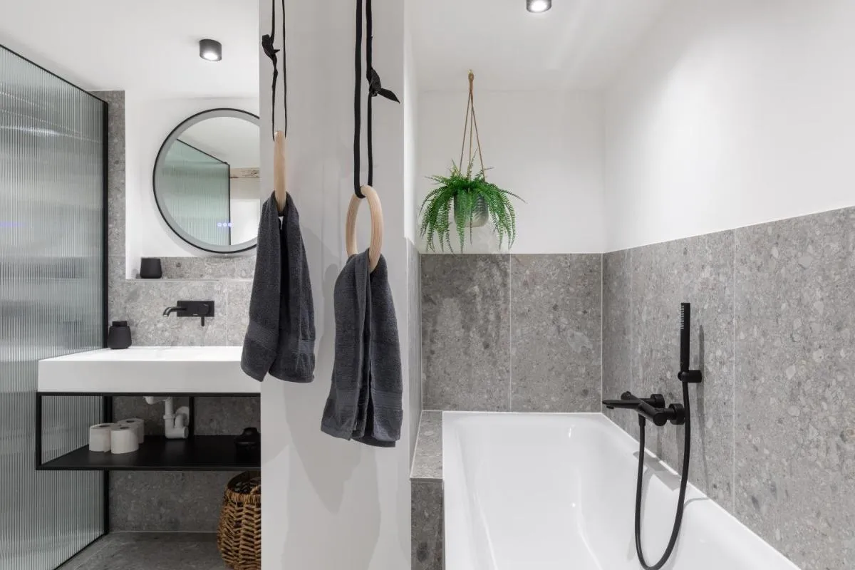 Image 6 of Urban Wave Apartment II