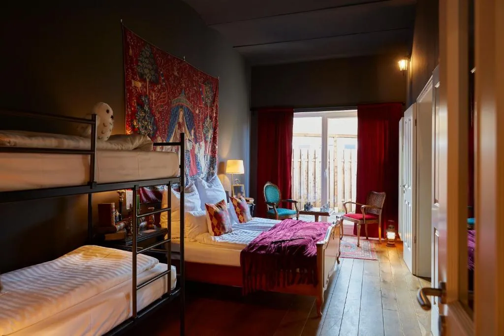 Image of Wizard Apartment Hamburg – 3 Schlafzimmer – 156 qm mit Dachterrasse – bis 10 Personen – Dusche & Badewanne – kostenloser Parkplatz